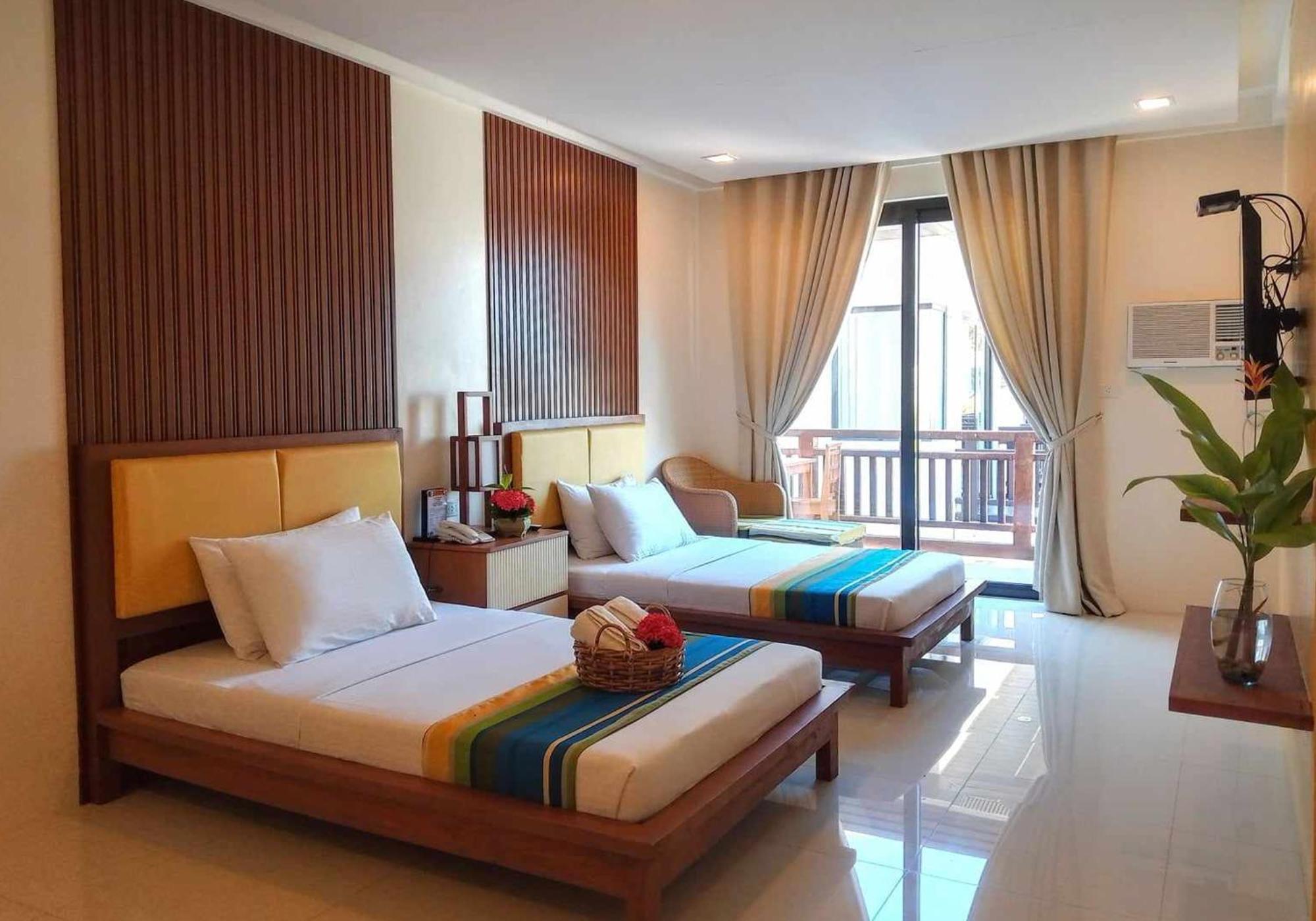 Puerto Del Sol Beach Resort And Hotel Club Bolinao Pangasinan מראה חיצוני תמונה