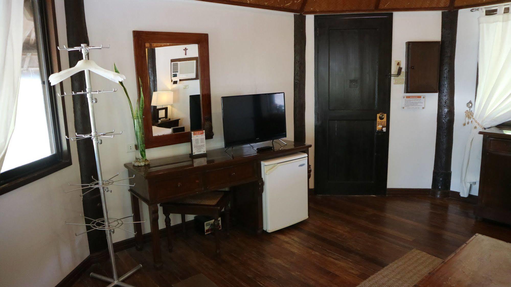 Puerto Del Sol Beach Resort And Hotel Club Bolinao Pangasinan מראה חיצוני תמונה