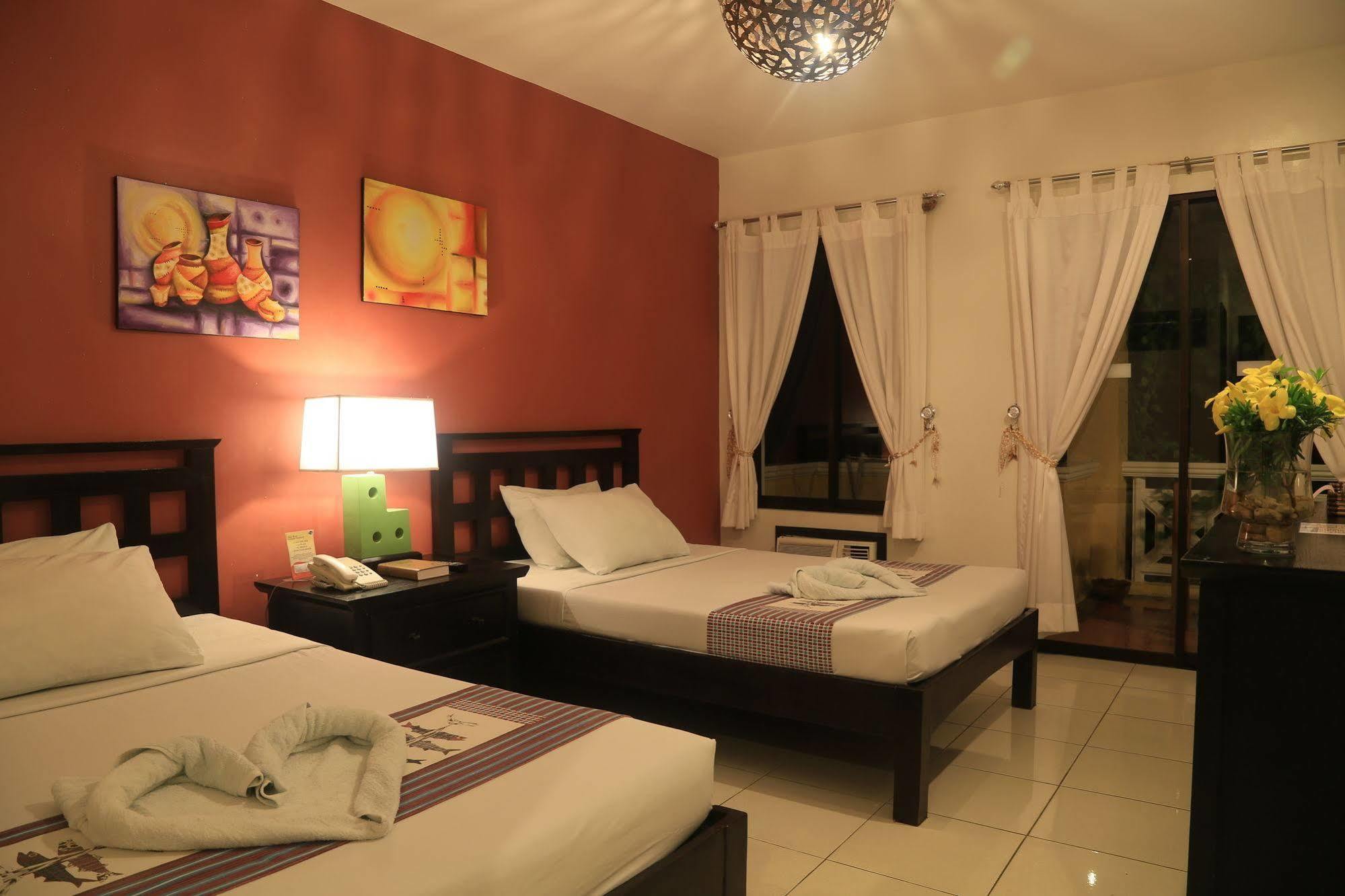 Puerto Del Sol Beach Resort And Hotel Club Bolinao Pangasinan מראה חיצוני תמונה